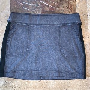 Women’s SZ S ATHLETA Gray Stretch Mini Skirt